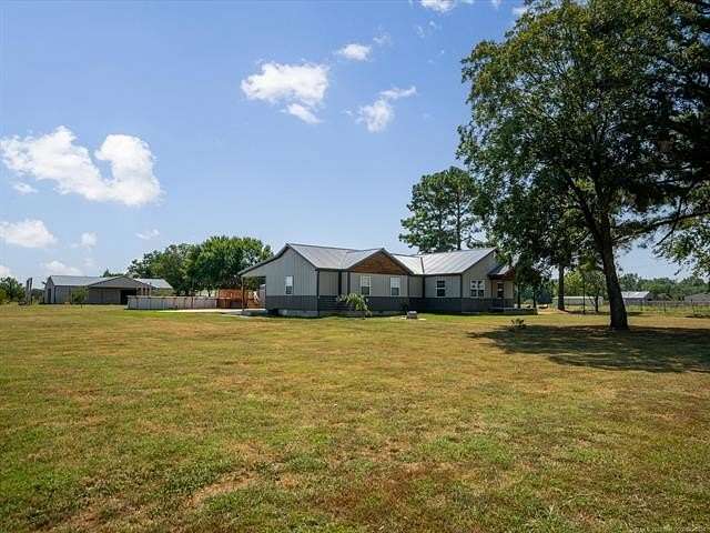 40 Acres of Land with Home for Sale in Morris, Oklahoma