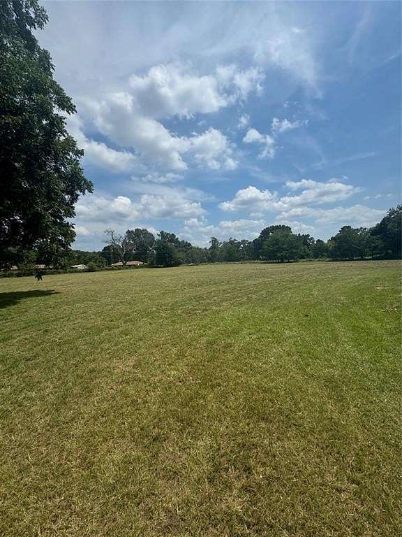 1.5 Acres of Residential Land for Sale in Mineola, Texas