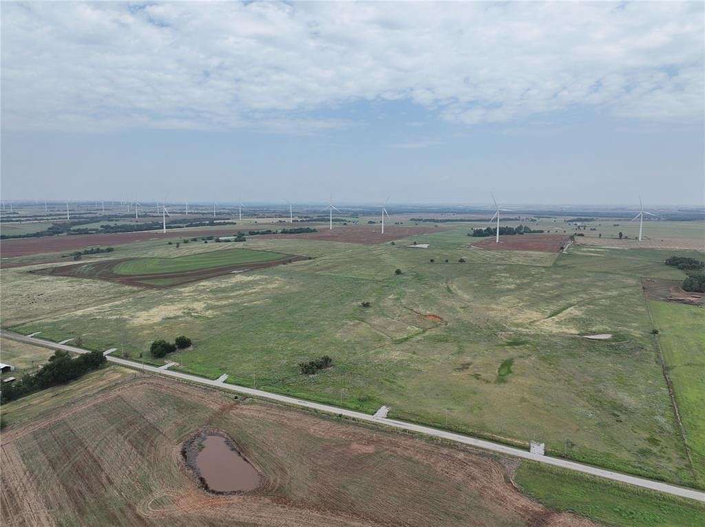 10 Acres of Residential Land for Sale in Minco, Oklahoma