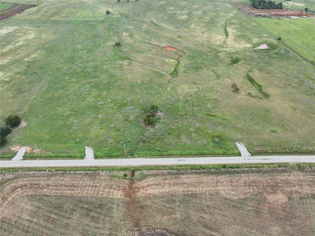 10 Acres of Residential Land for Sale in Minco, Oklahoma