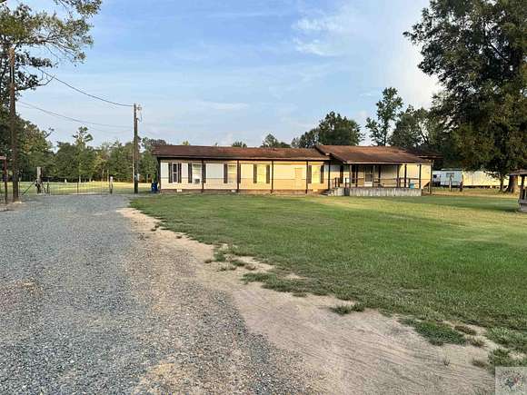 5 Acres of Residential Land with Home for Sale in Texarkana, Arkansas