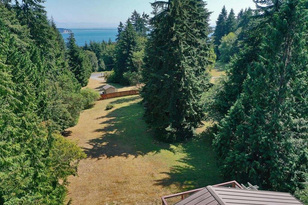 2.318 Acres of Residential Land with Home for Sale in Langley, Washington