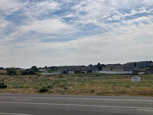 4 Acres of Commercial Land for Sale in West Richland, Washington