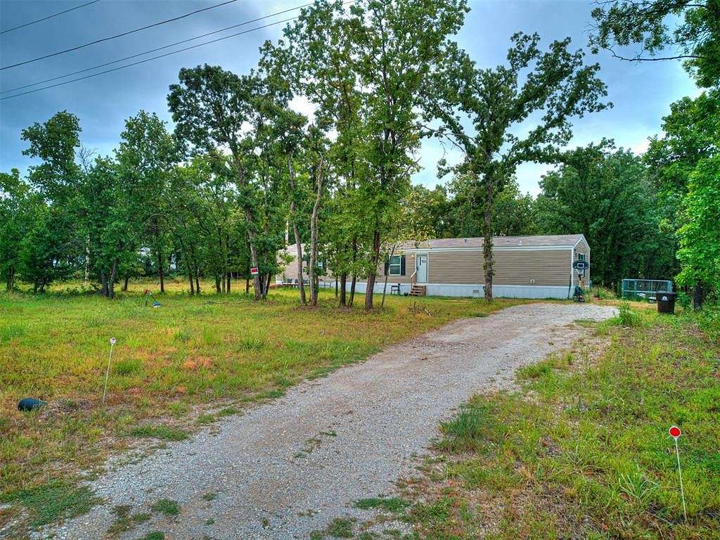 2.62 Acres of Residential Land with Home for Sale in Wellston, Oklahoma