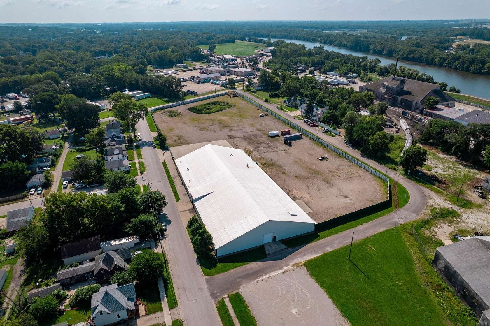 4.67 Acres of Improved Commercial Land for Lease in Waterloo, Iowa