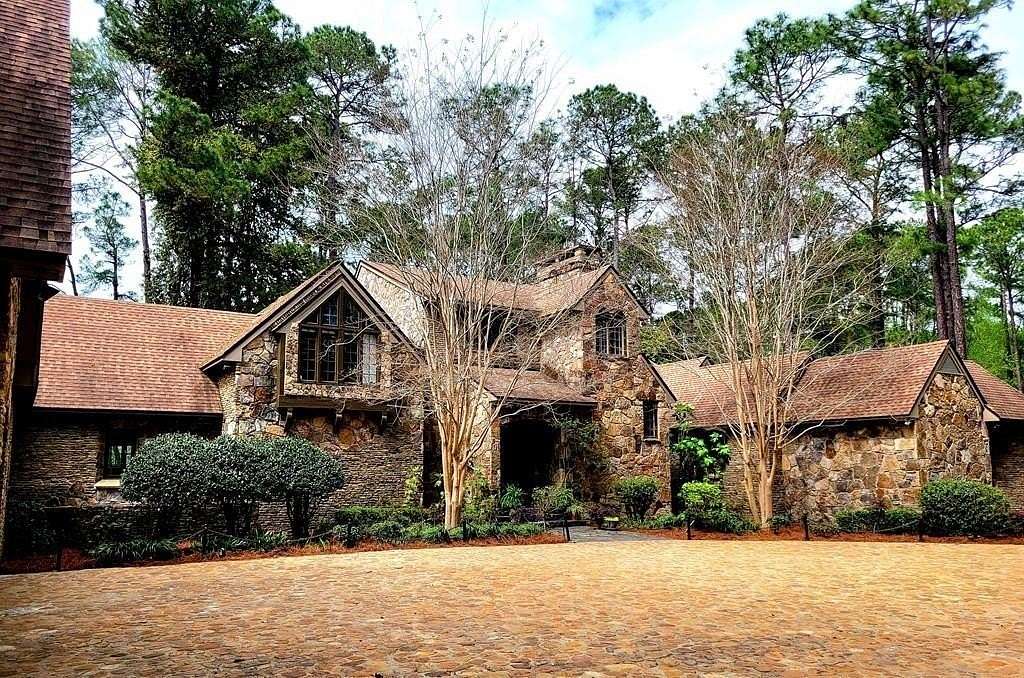 23.6 Acres of Land with Home for Sale in Waycross, Georgia