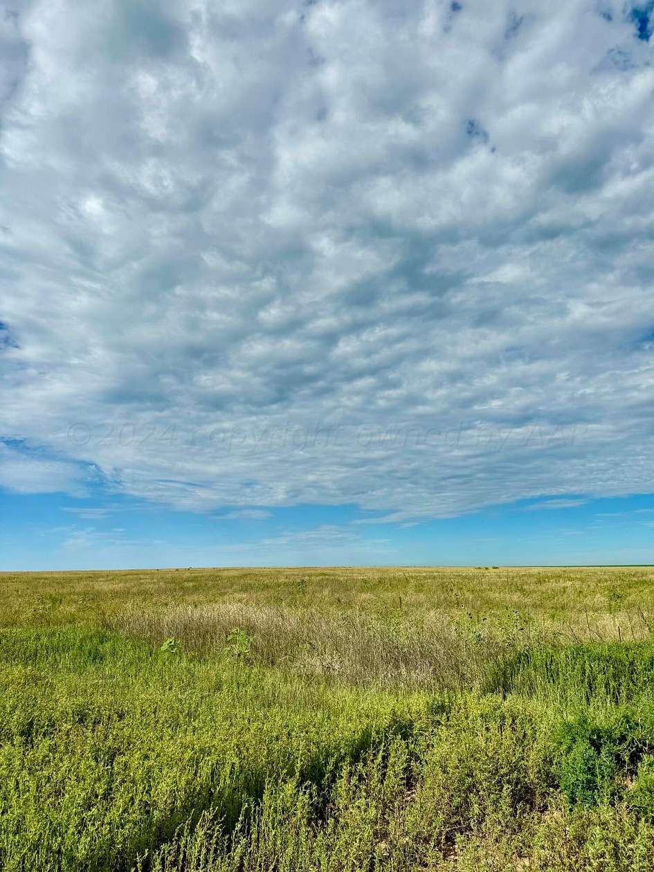 706 Acres of Recreational Land & Farm for Sale in Stratford, Texas