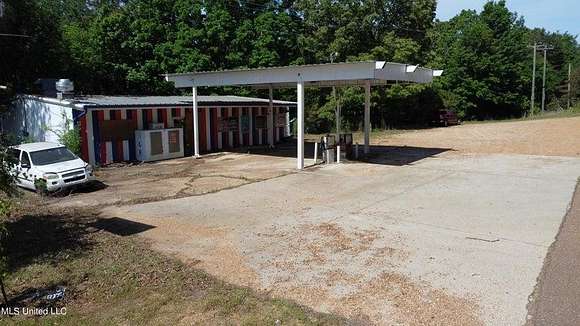 2 Acres of Improved Commercial Land for Sale in Como, Mississippi