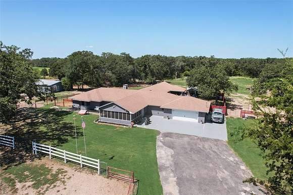 19.8 Acres of Land with Home for Sale in Kaufman, Texas