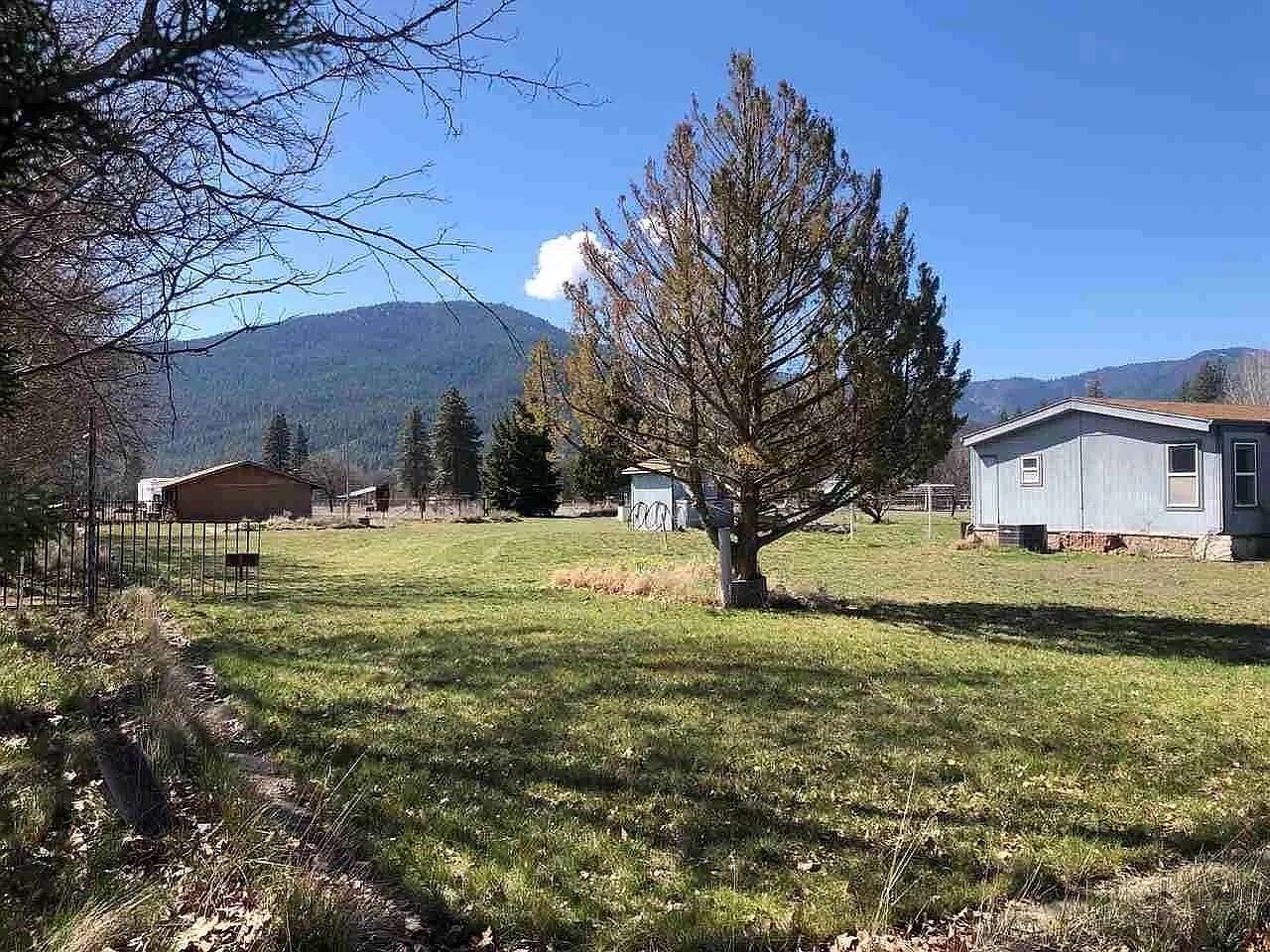 10 Acres of Land with Home for Sale in Yreka, California