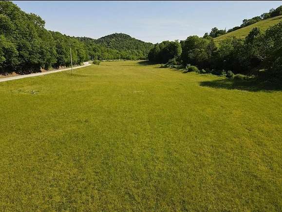 7.62 Acres of Residential Land for Sale in Chestnut Mound, Tennessee