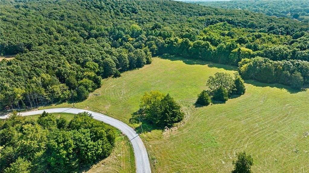 5 Acres of Residential Land for Sale in Fayetteville, Arkansas