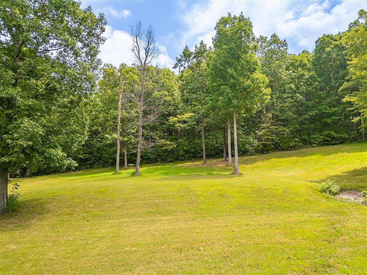 2.07 Acres of Residential Land for Sale in Russellville, Kentucky