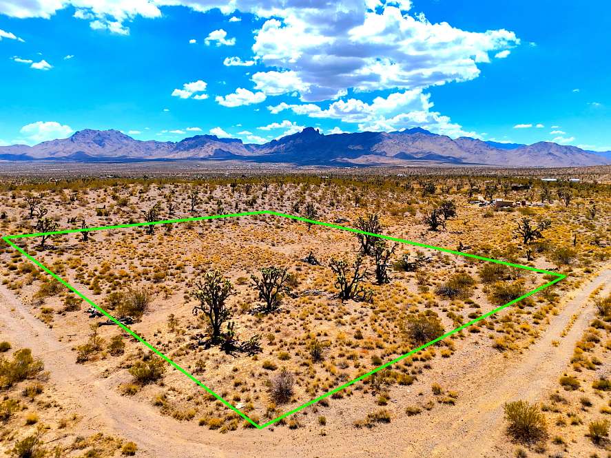 1.23 Acres of Residential Land for Sale in Dolan Springs, Arizona