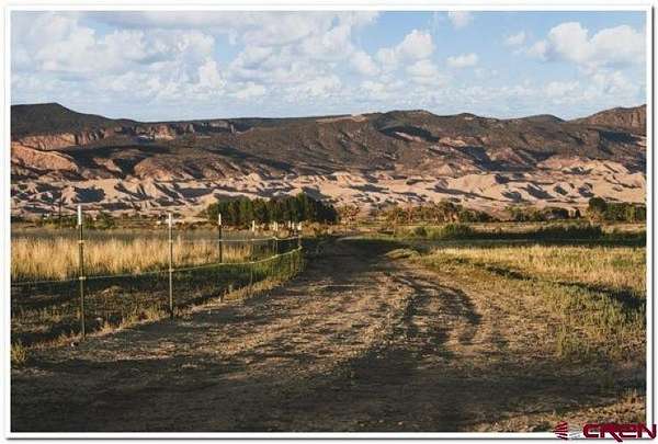 465 Acres of Land for Sale in Montrose, Colorado
