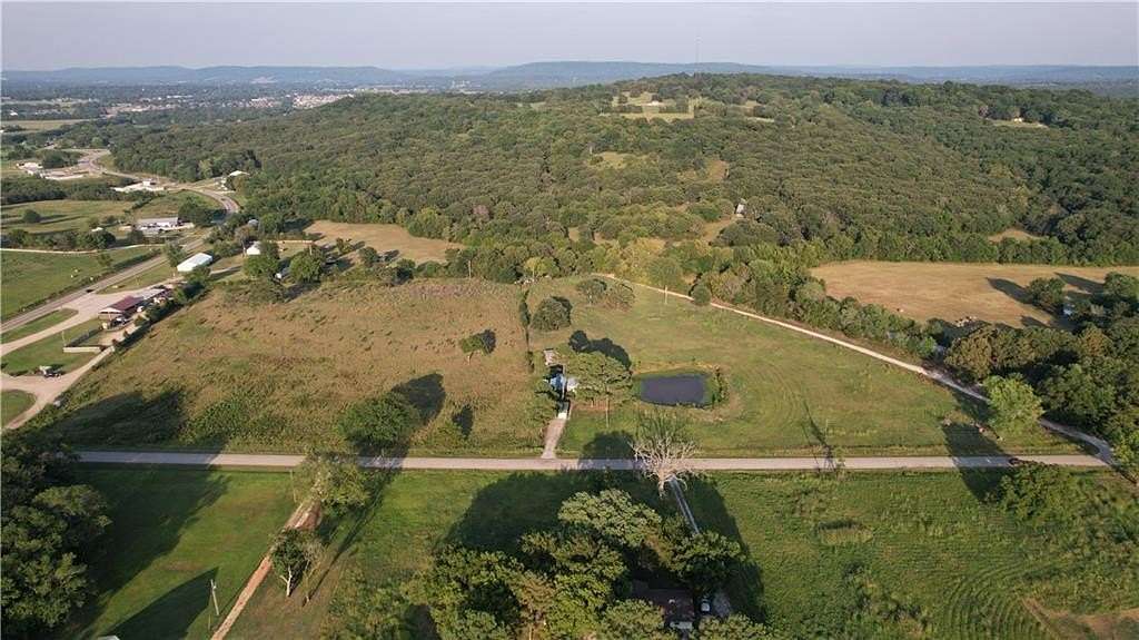 7.675 Acres of Residential Land for Sale in Prairie Grove, Arkansas