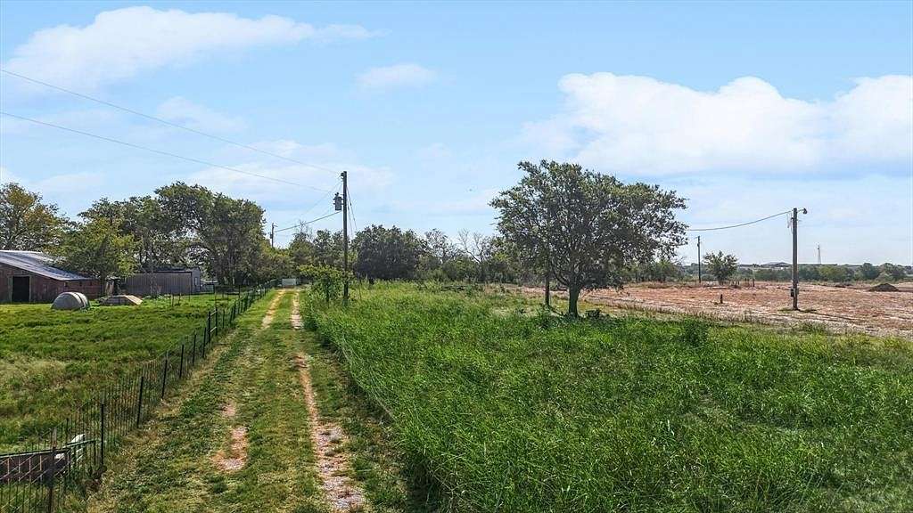 15.067 Acres of Land with Home for Sale in Argyle, Texas