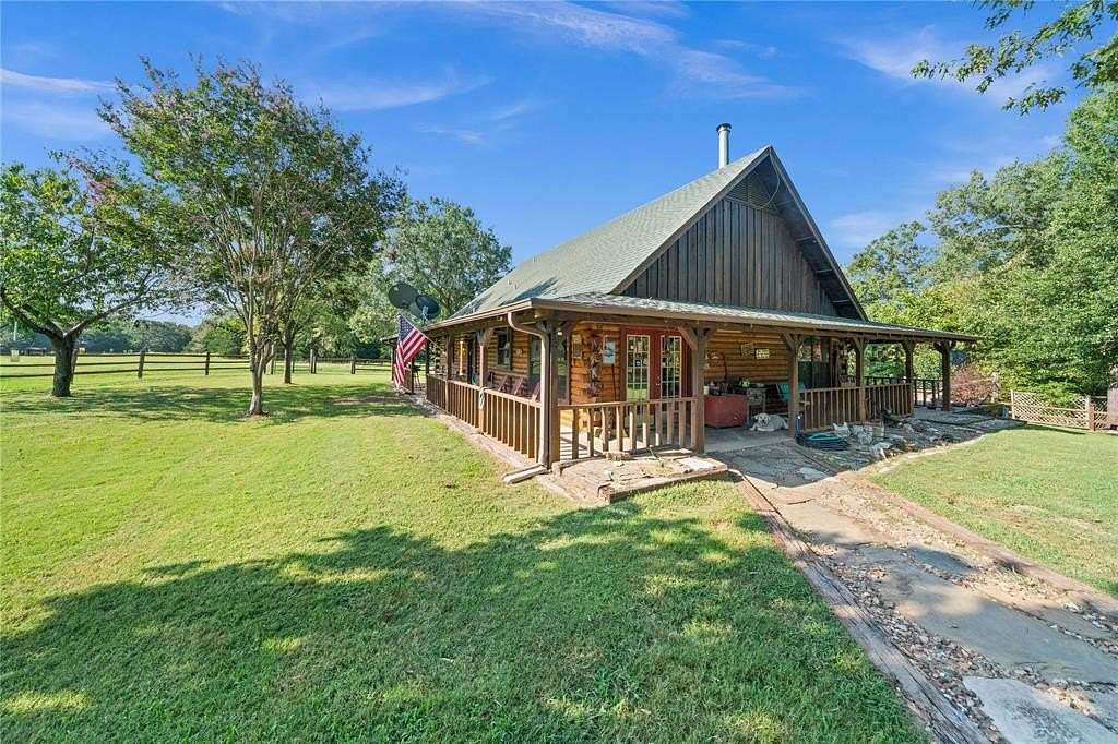 32.92 Acres of Land with Home for Sale in Canton, Texas