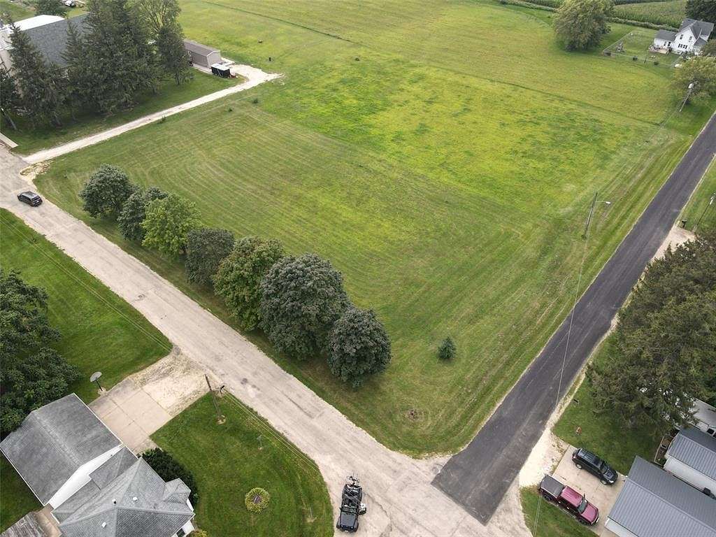 1.6 Acres of Residential Land for Sale in Prairieburg, Iowa