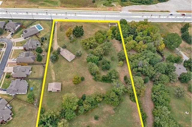 4.504 Acres of Residential Land with Home for Sale in Owasso, Oklahoma