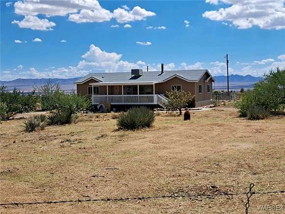 2.15 Acres of Residential Land with Home for Sale in Kingman, Arizona