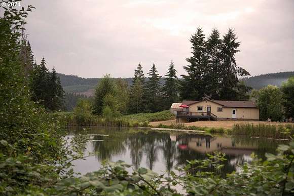 21.72 Acres of Land with Home for Sale in Scotts Mills, Oregon