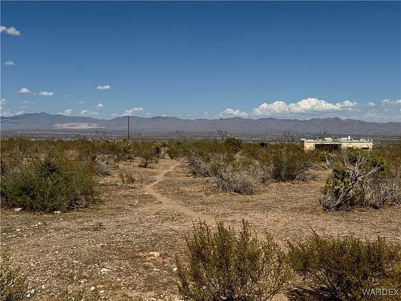 2.35 Acres of Residential Land for Sale in Golden Valley, Arizona