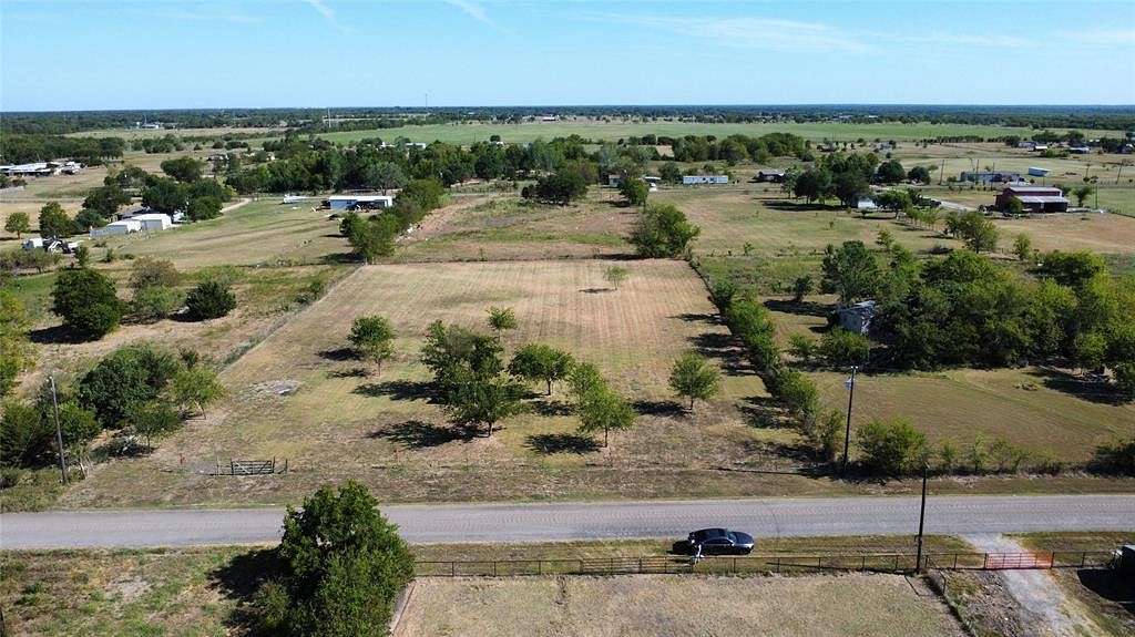 2.002 Acres of Land for Sale in Quinlan, Texas