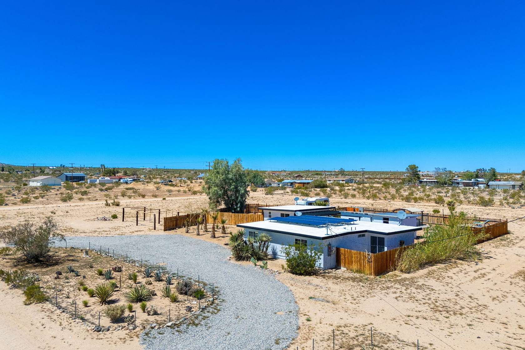 2.5 Acres of Residential Land with Home for Sale in Joshua Tree, California