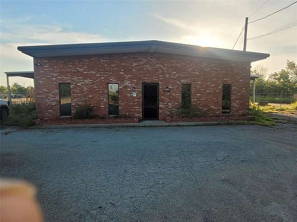 2.94 Acres of Commercial Land for Sale in Corsicana, Texas