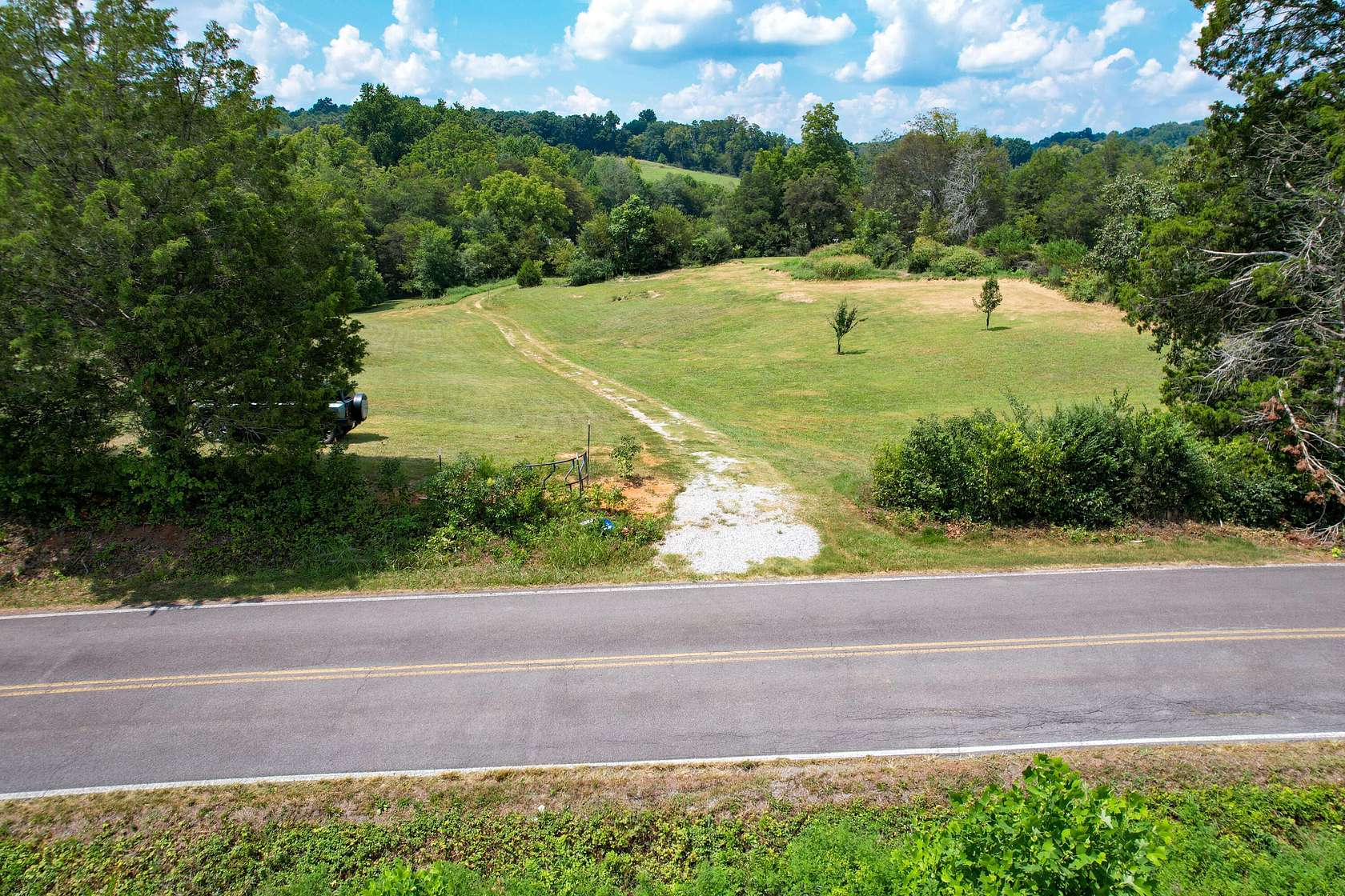 8 Acres of Land for Sale in Dandridge, Tennessee