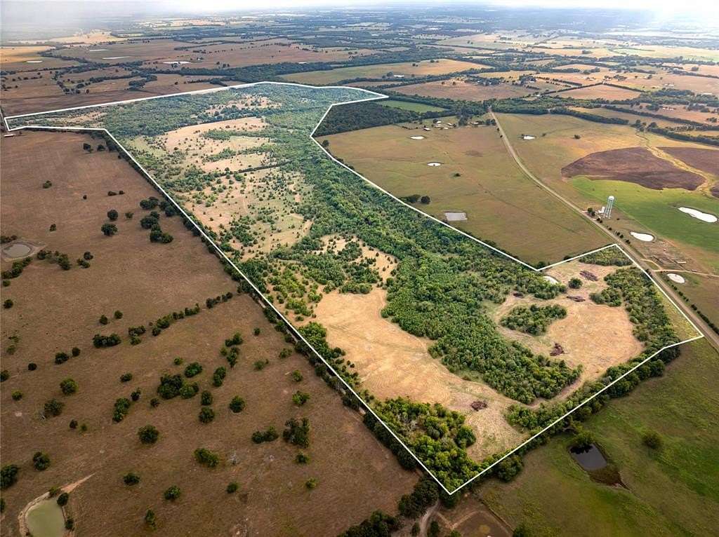 374 Acres of Recreational Land & Farm for Sale in Clarksville, Texas