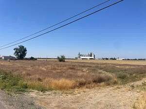 0.98 Acres of Commercial Land for Sale in Hanford, California