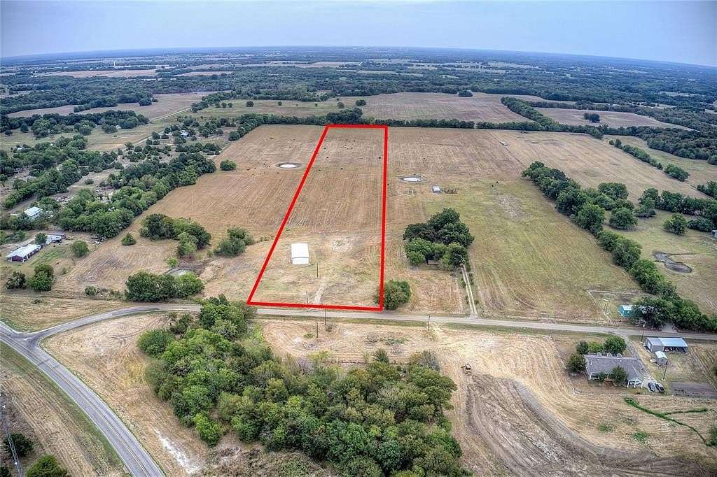 11.2 Acres of Agricultural Land for Sale in Commerce, Texas