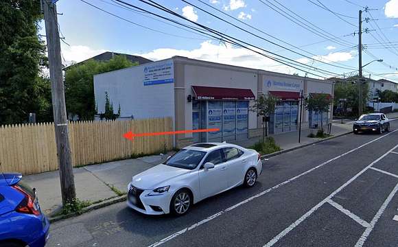 0.04 Acres of Commercial Land for Sale in Staten Island, New York