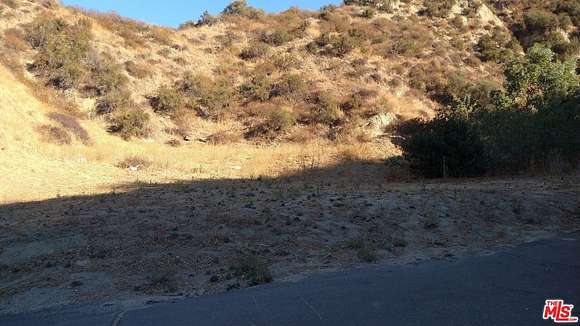 0.906 Acres of Residential Land for Sale in Castaic, California