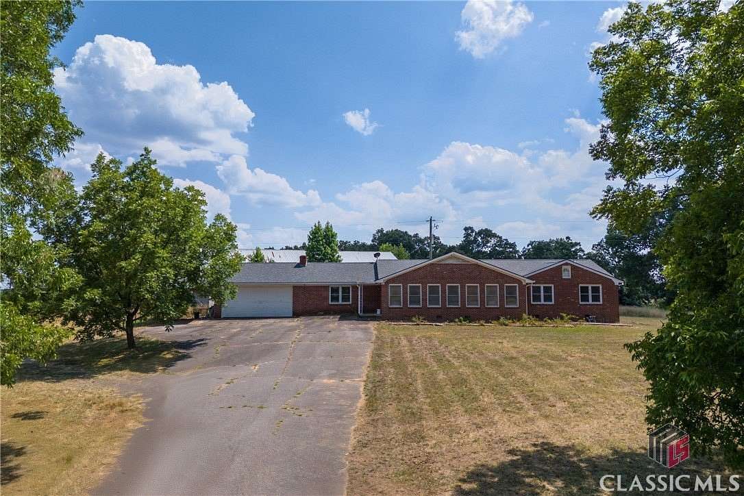 5 Acres of Residential Land with Home for Sale in Hull, Georgia