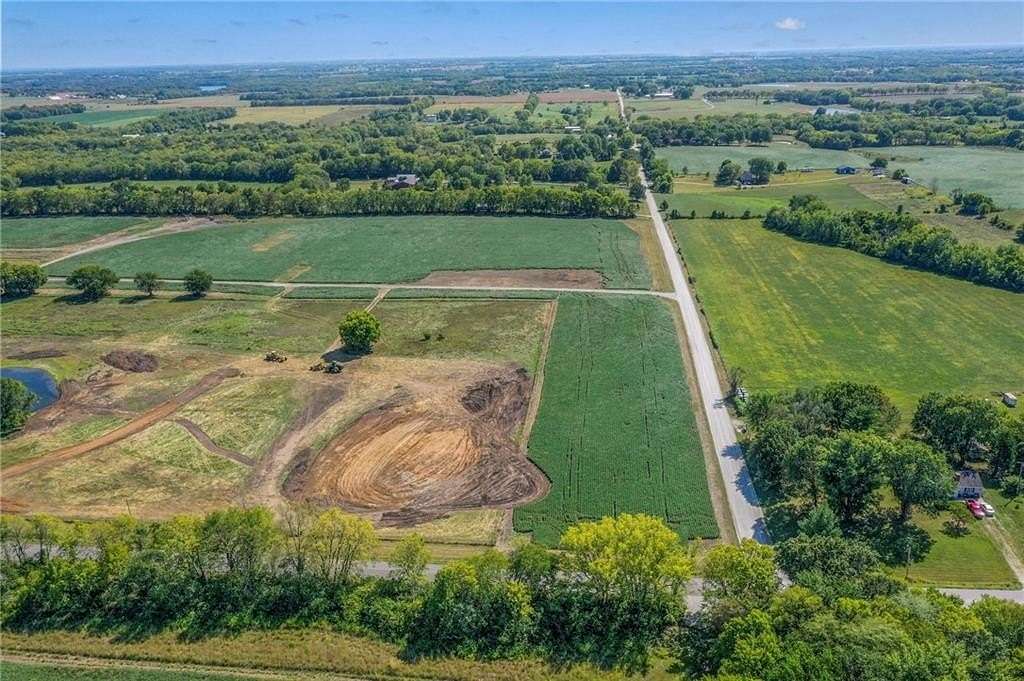 5 Acres of Residential Land for Sale in Pleasant Hill, Missouri