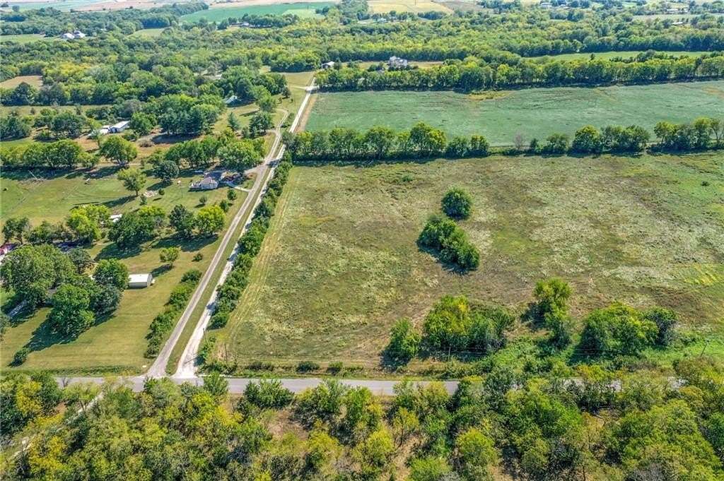 6 Acres of Residential Land for Sale in Pleasant Hill, Missouri