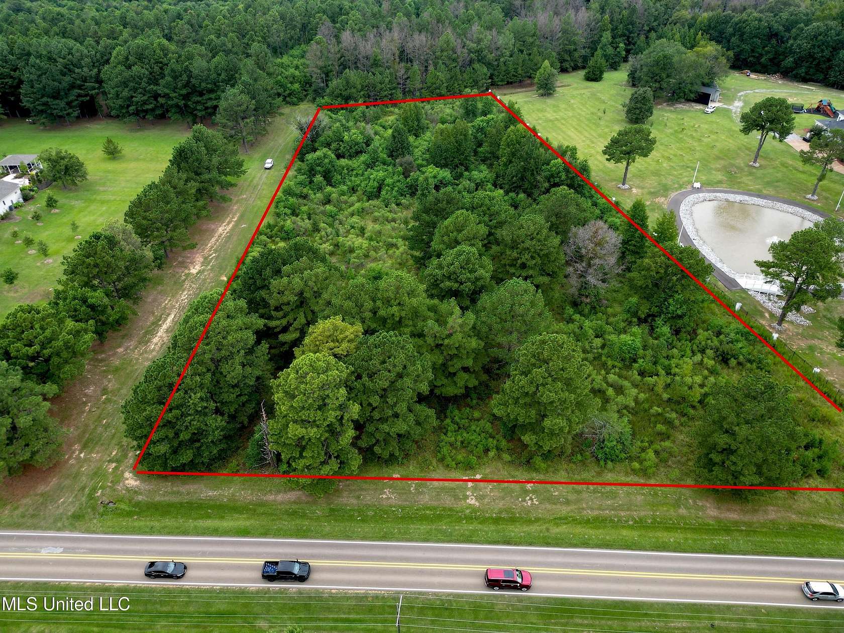 4 Acres of Residential Land for Sale in Madison, Mississippi