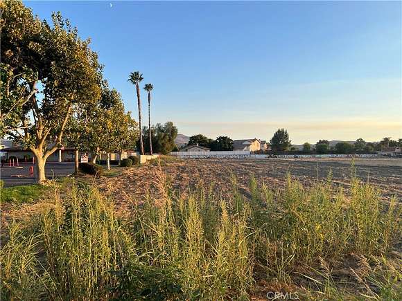 1.05 Acres of Commercial Land for Sale in Hemet, California