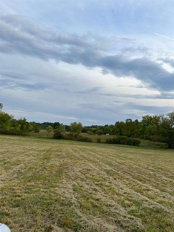 10 Acres of Residential Land for Sale in Kingsville, Missouri