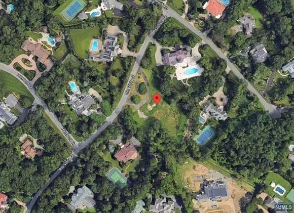 2.103 Acres of Residential Land with Home for Sale in Alpine, New Jersey