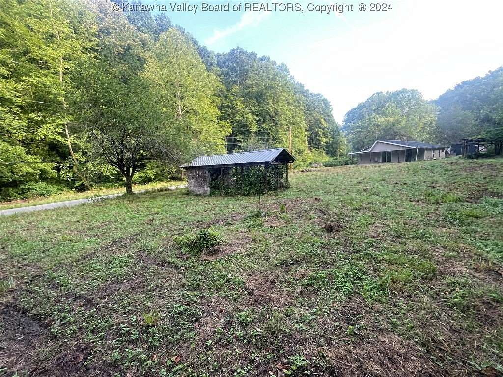 1.1 Acres of Residential Land for Sale in Yawkey, West Virginia