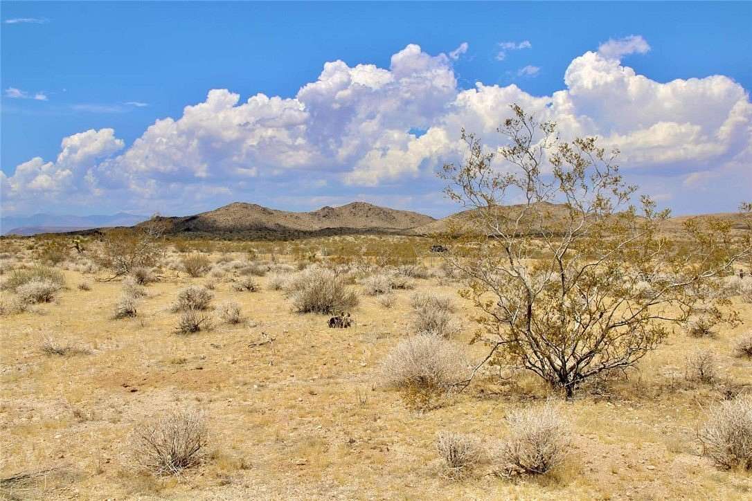 5 Acres of Residential Land for Sale in Yucca Valley, California