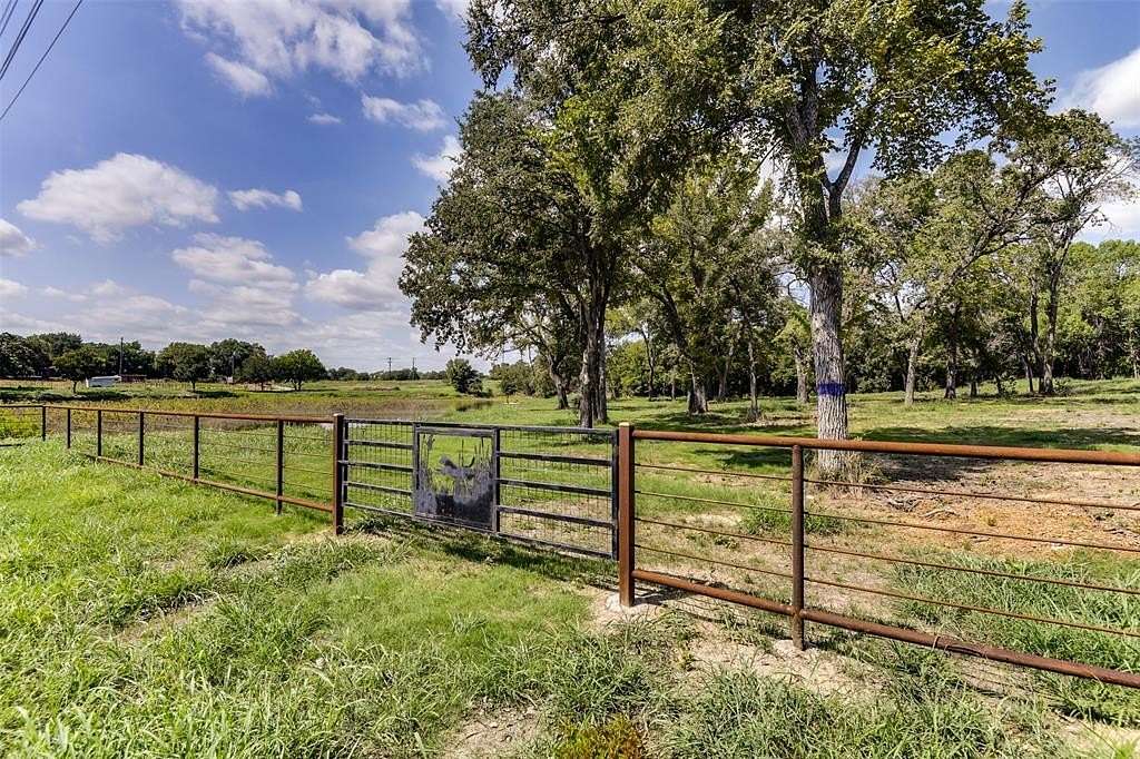 2.05 Acres of Residential Land for Sale in Weatherford, Texas