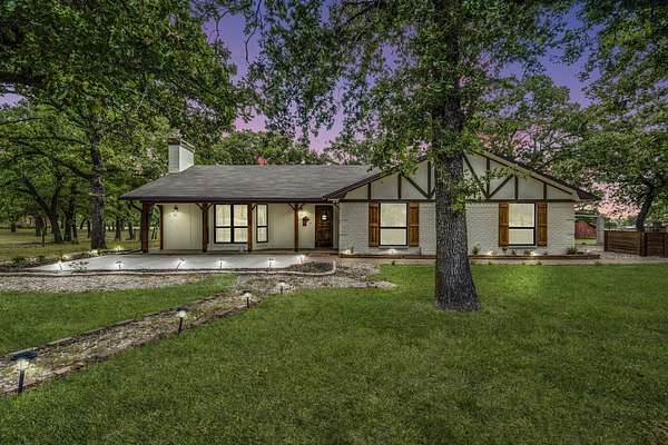 4.48 Acres of Land with Home for Sale in West, Texas