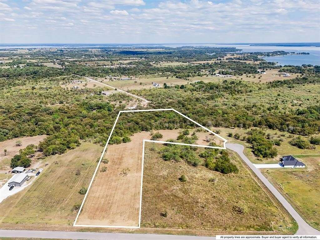 5.7 Acres of Residential Land for Sale in Corsicana, Texas