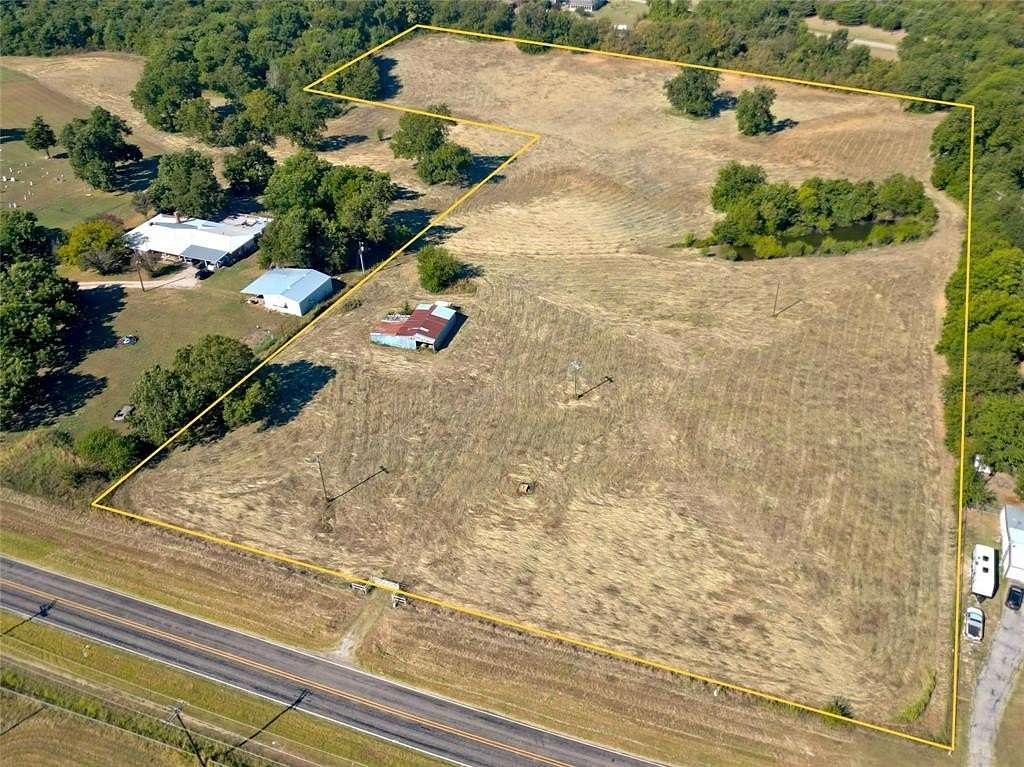 11.35 Acres of Recreational Land & Farm for Sale in Lone Oak, Texas