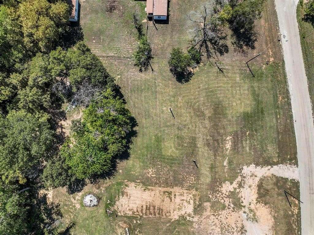 1 Acre of Residential Land for Sale in Springtown, Texas